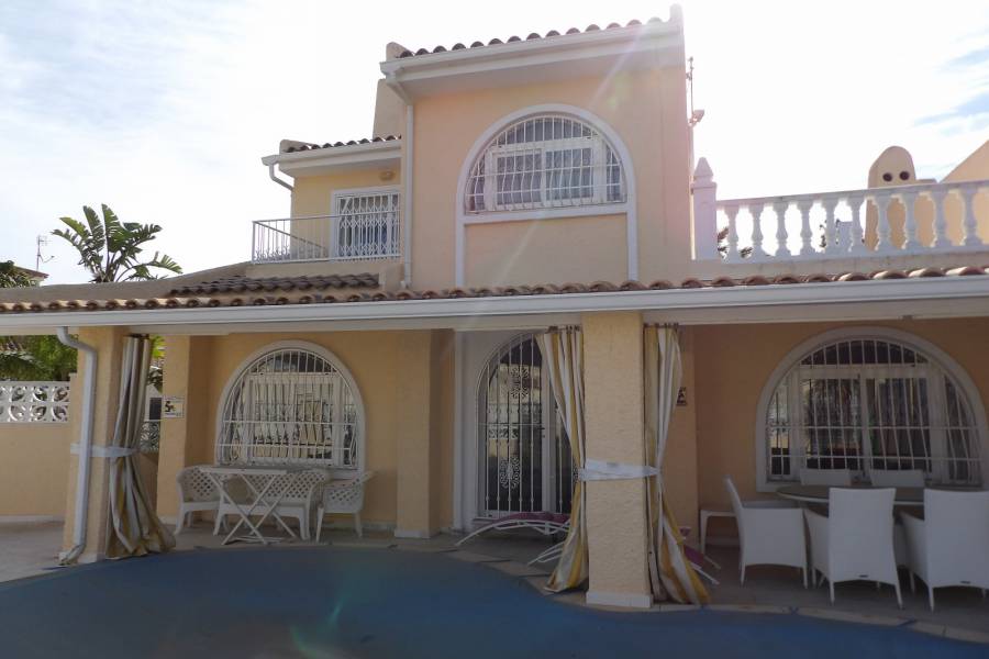 Venta - Chalet - Benidorm - Levante